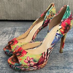 Jessica Simpson heels in size 7.5
